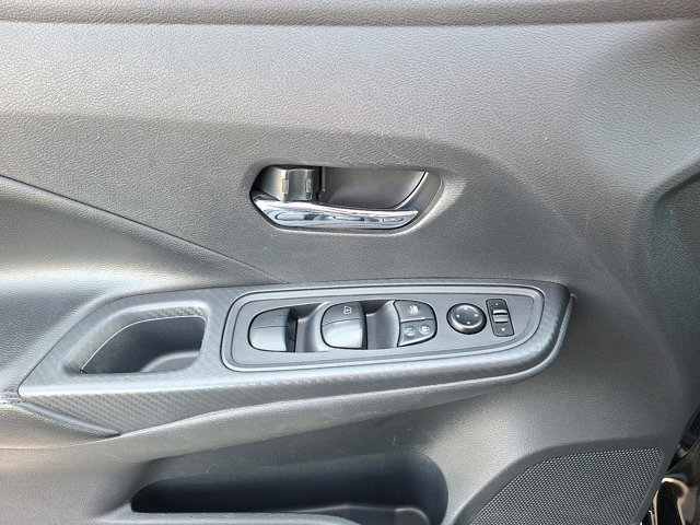 Used 2020 Nissan Versa SV image 12