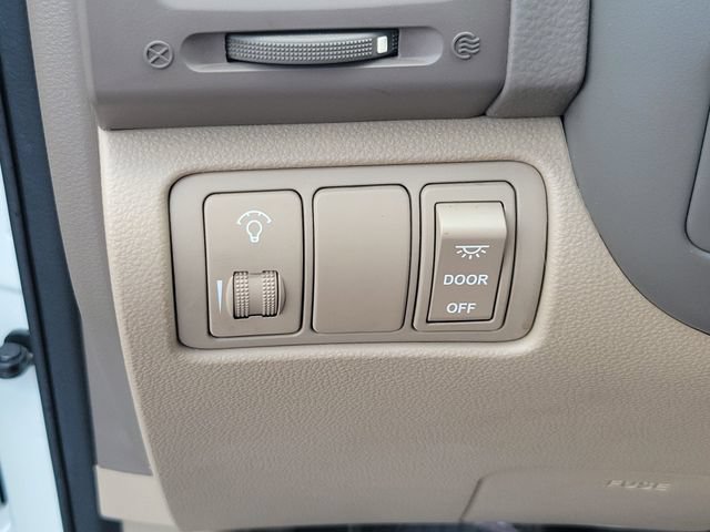 Used 2012 Kia Sedona LX FWD image 27