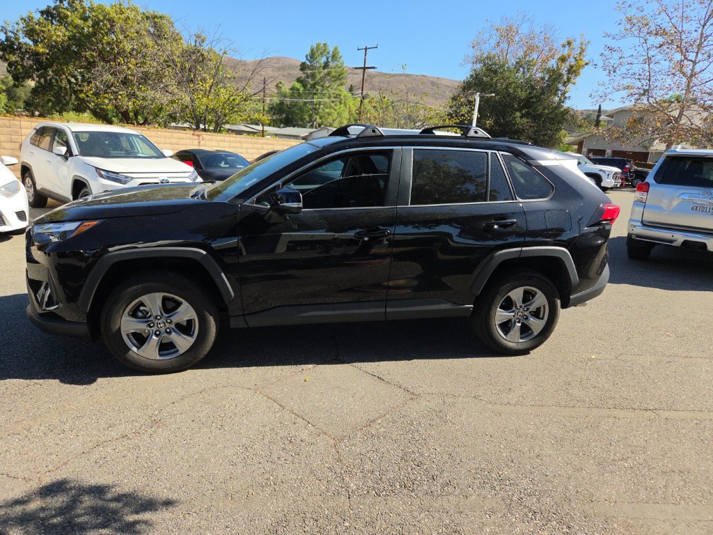 Used 2025 Toyota RAV4 XLE w/ Convenience Package FWD image 2