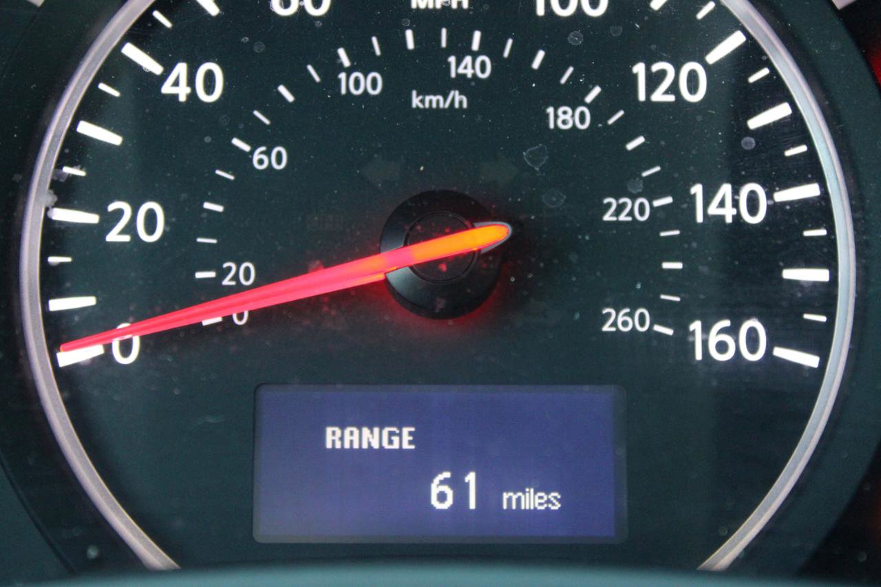 Used 2014 Nissan Quest S image 22