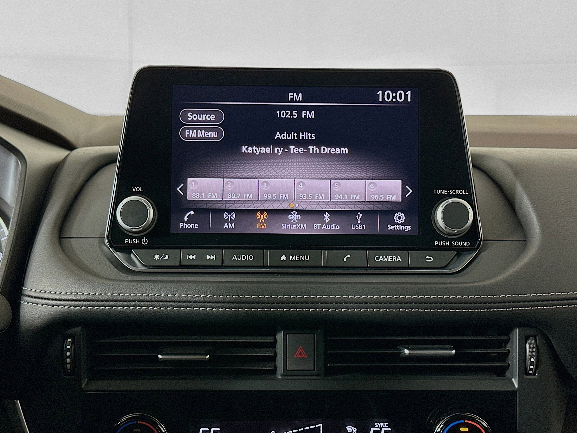 Used 2023 Nissan Rogue SV image 19