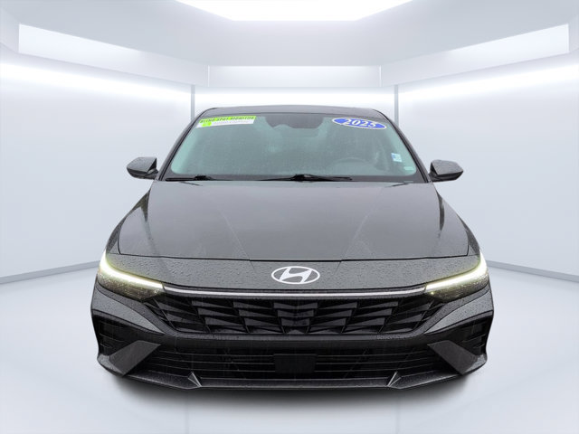 Used 2025 Hyundai Elantra SEL FWD image 8