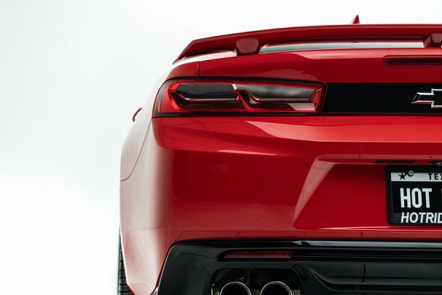 Used 2018 Chevrolet Camaro SS image 16