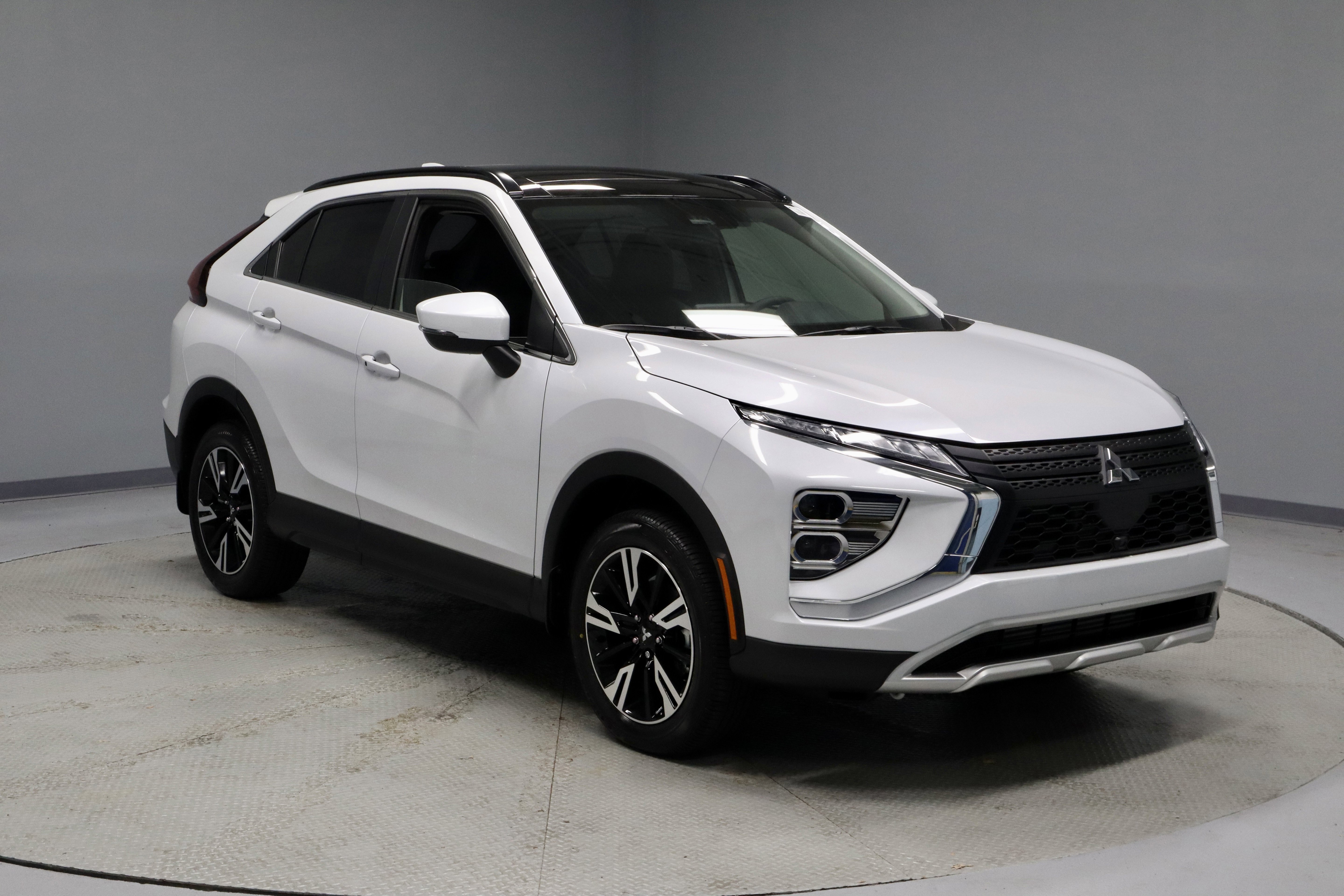 New 2026 Mitsubishi Eclipse Cross SE image 2