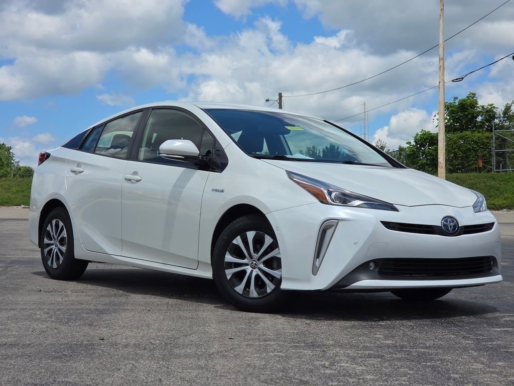 Used 2019 Toyota Prius XLE AWD/4WD image 2