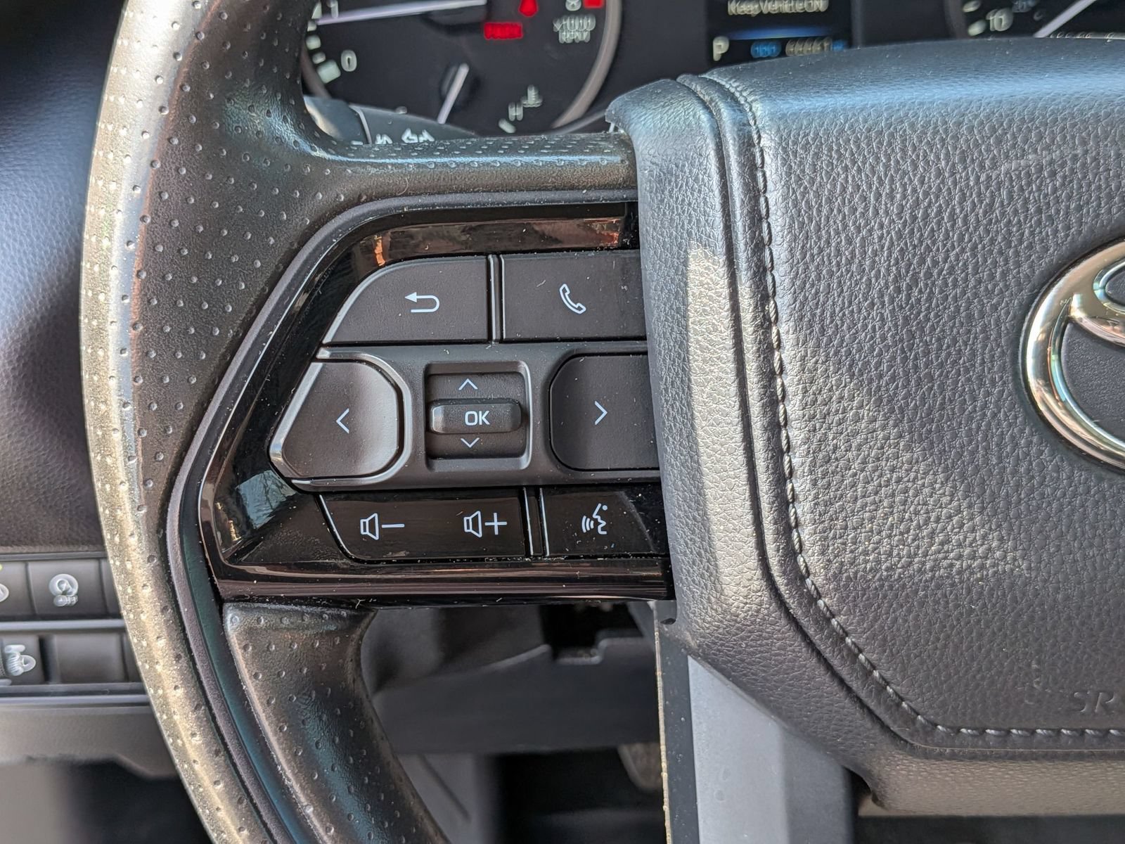 Used 2023 Toyota Tundra SR5 w/ SR5 Convenience Package AWD/4WD image 18