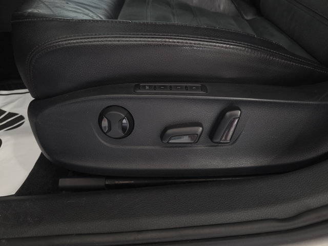 Used 2013 Volkswagen Passat TDI SEL Premium FWD image 13