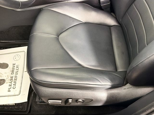 Used 2023 Toyota Highlander L image 18