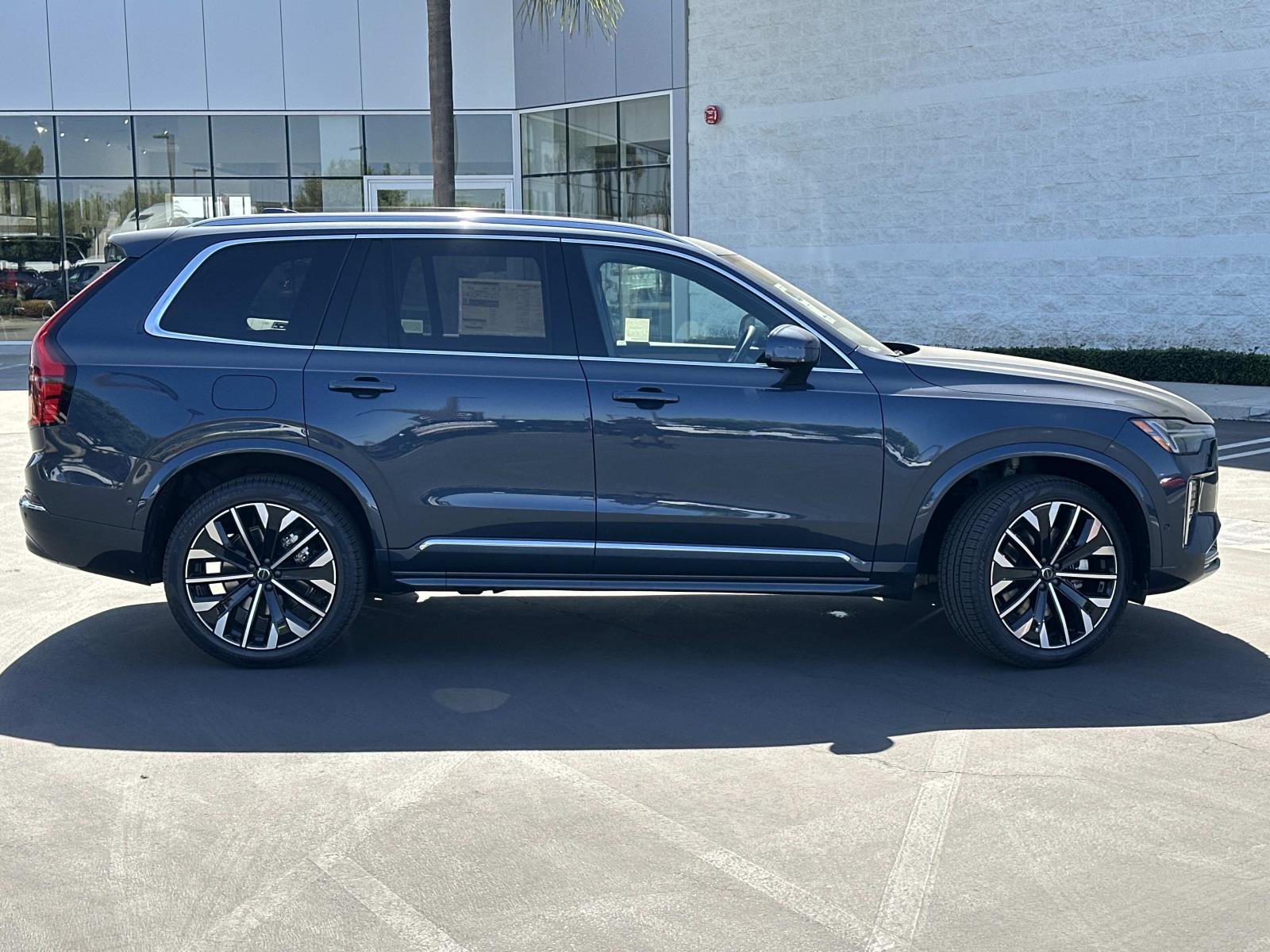New 2026 Volvo XC90 T8 Plus image 3