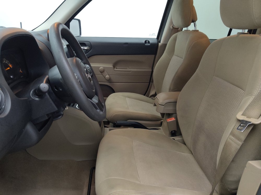 Used 2016 Jeep Patriot Sport FWD image 17