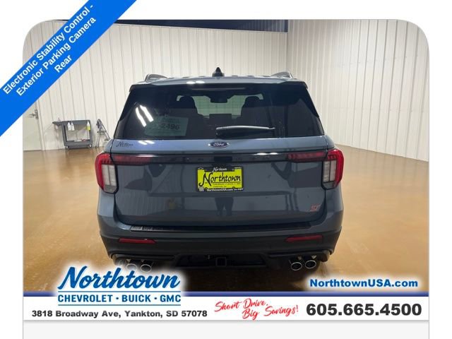 Used 2025 Ford Explorer ST image 4