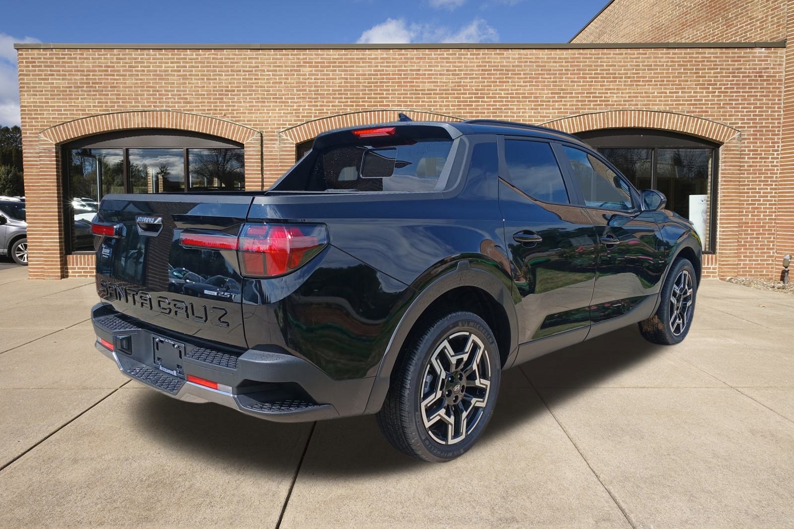 New 2025 Hyundai Santa Cruz Limited image 3