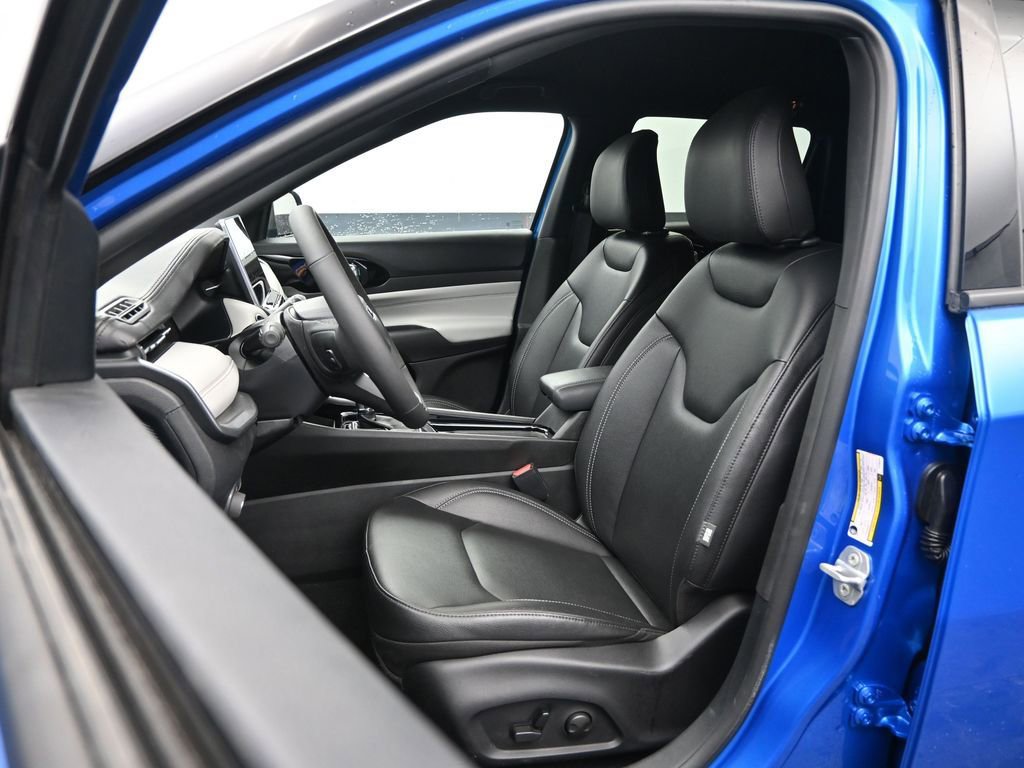 Used 2026 Jeep Compass Limited image 25