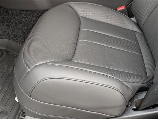 New 2026 Land Rover Range Rover Long Wheelbase SE image 4