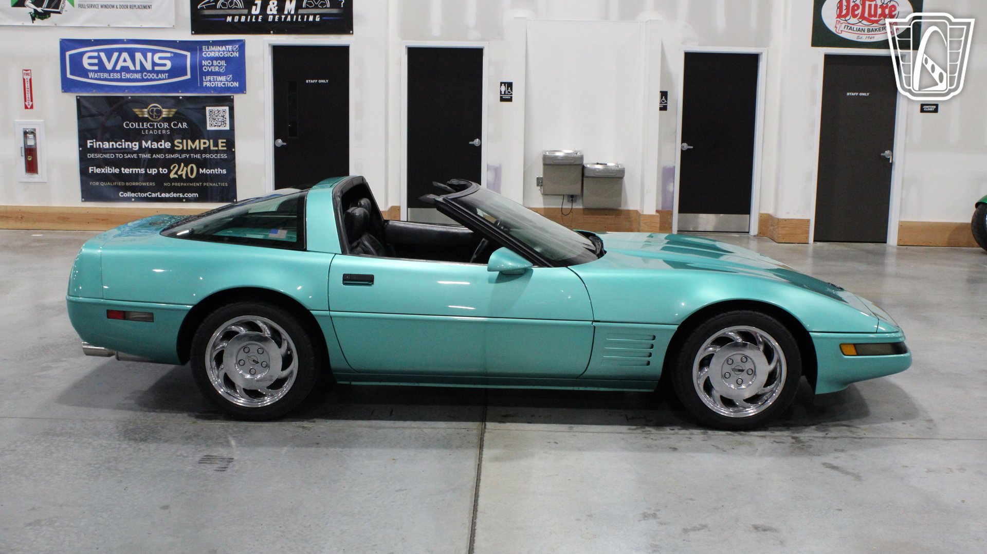 Used 1991 Chevrolet Corvette Coupe RWD image 7