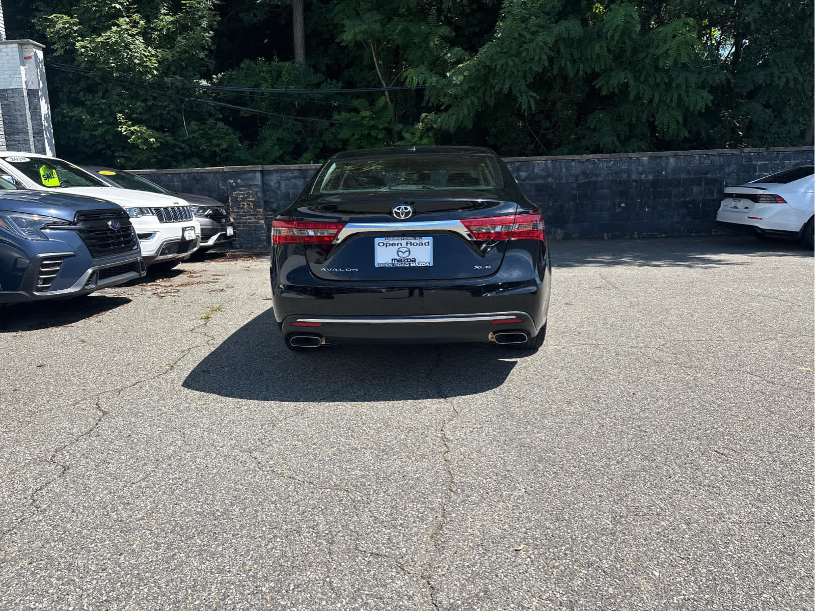 Used 2016 Toyota Avalon XLE Premium FWD image 5