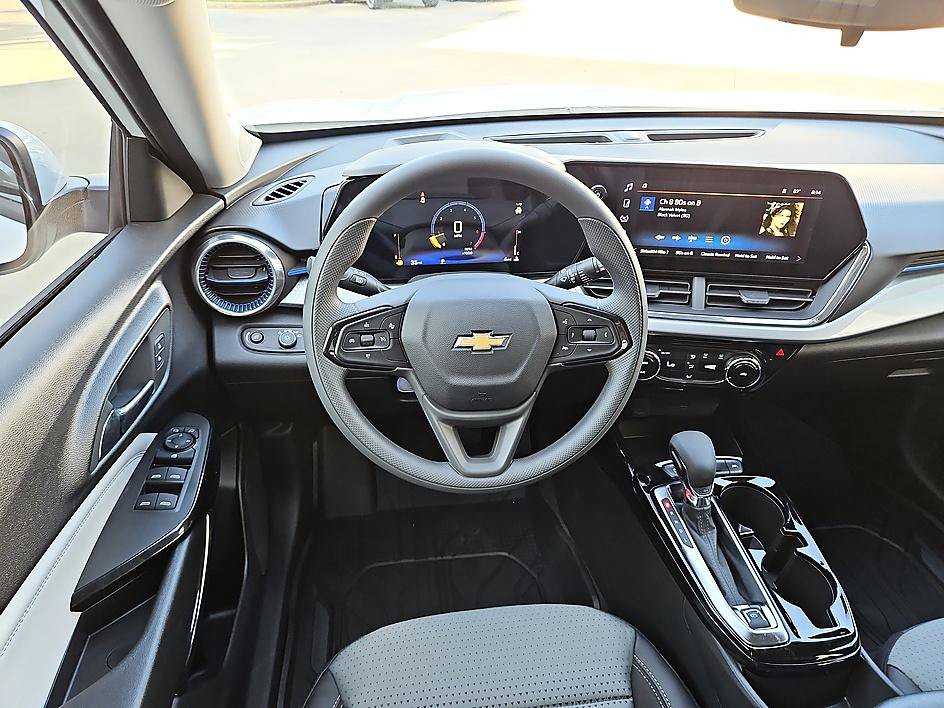 New 2026 Chevrolet Trax LT FWD image 12