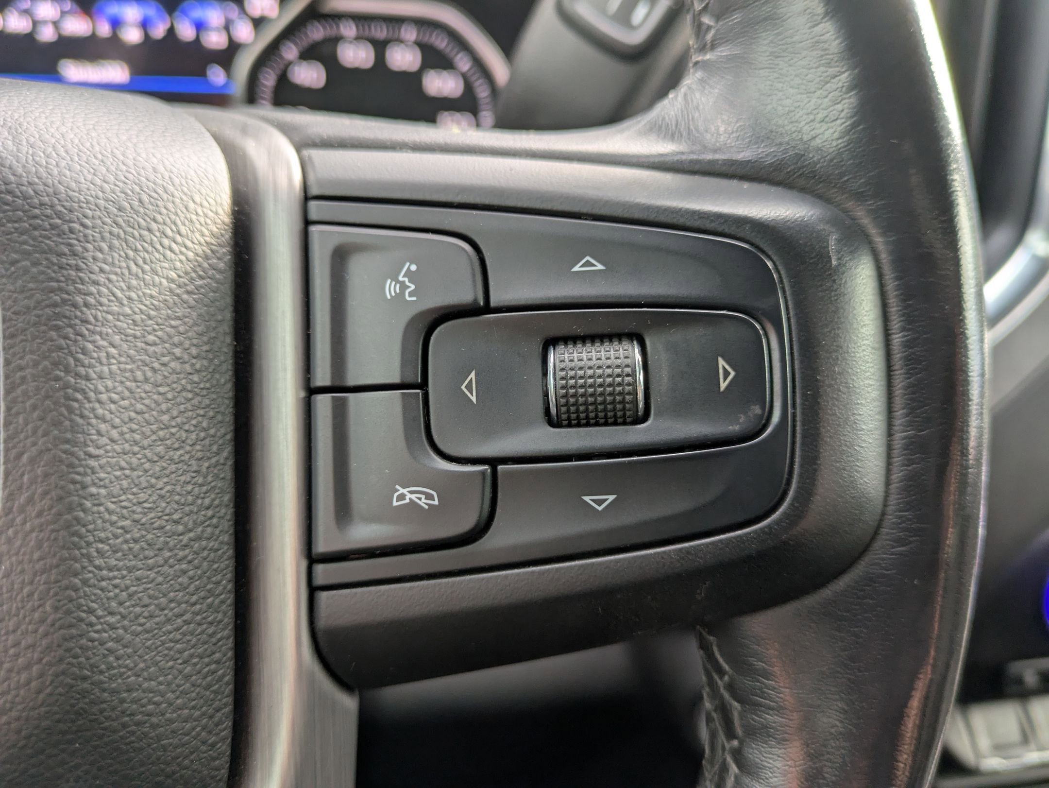 Used 2022 GMC Sierra 3500 Denali w/ Denali Black Diamond Edition image 18