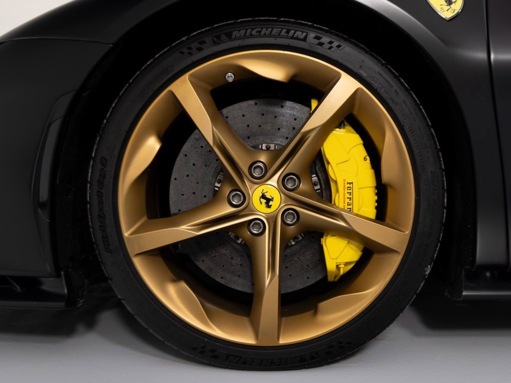 Used 2024 Ferrari SF90 Spider image 10