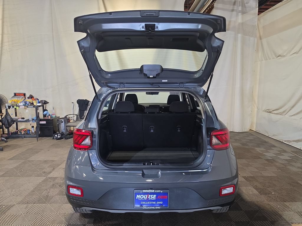 Used 2024 Hyundai Venue SEL FWD image 20