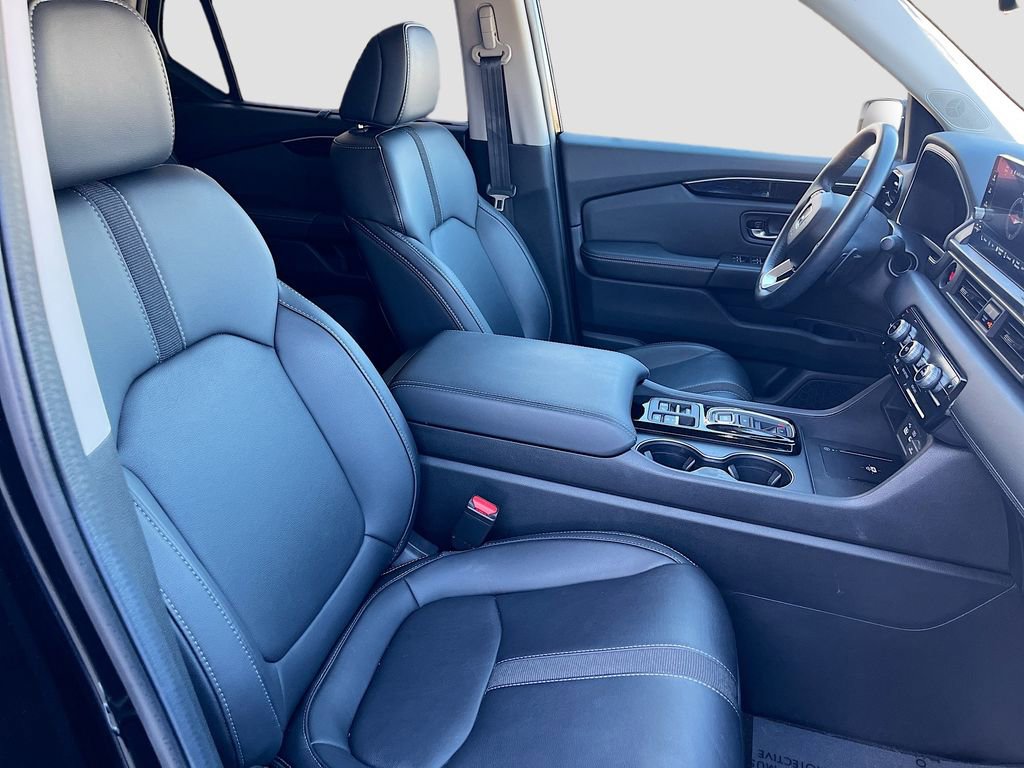 Used 2025 Honda Pilot EX-L image 29
