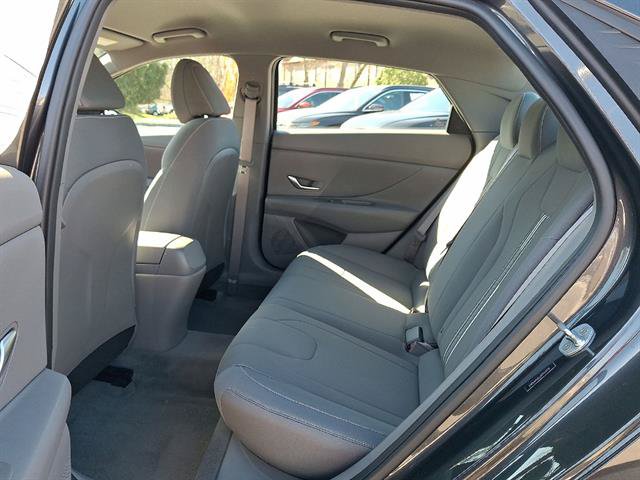 Certified 2023 Hyundai Elantra SEL FWD image 19