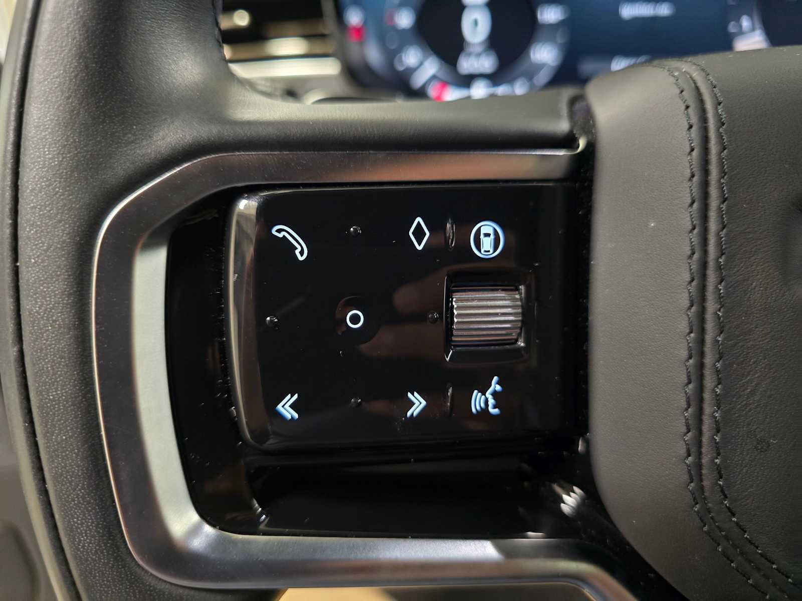 Used 2025 Land Rover Range Rover Sport SE image 26