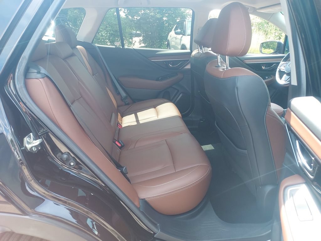 Used 2020 Subaru Outback Touring AWD/4WD image 32