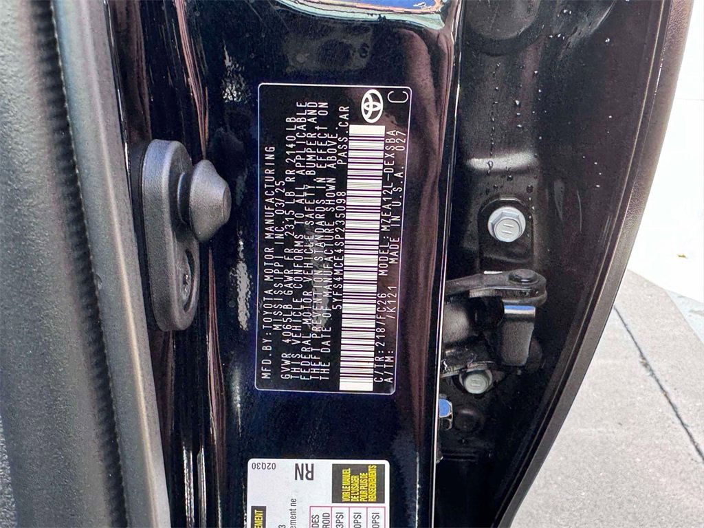 Used 2025 Toyota Corolla SE image 21