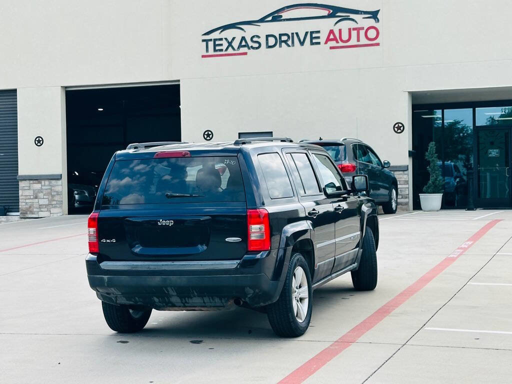 Used 2011 Jeep Patriot Latitude AWD/4WD image 9
