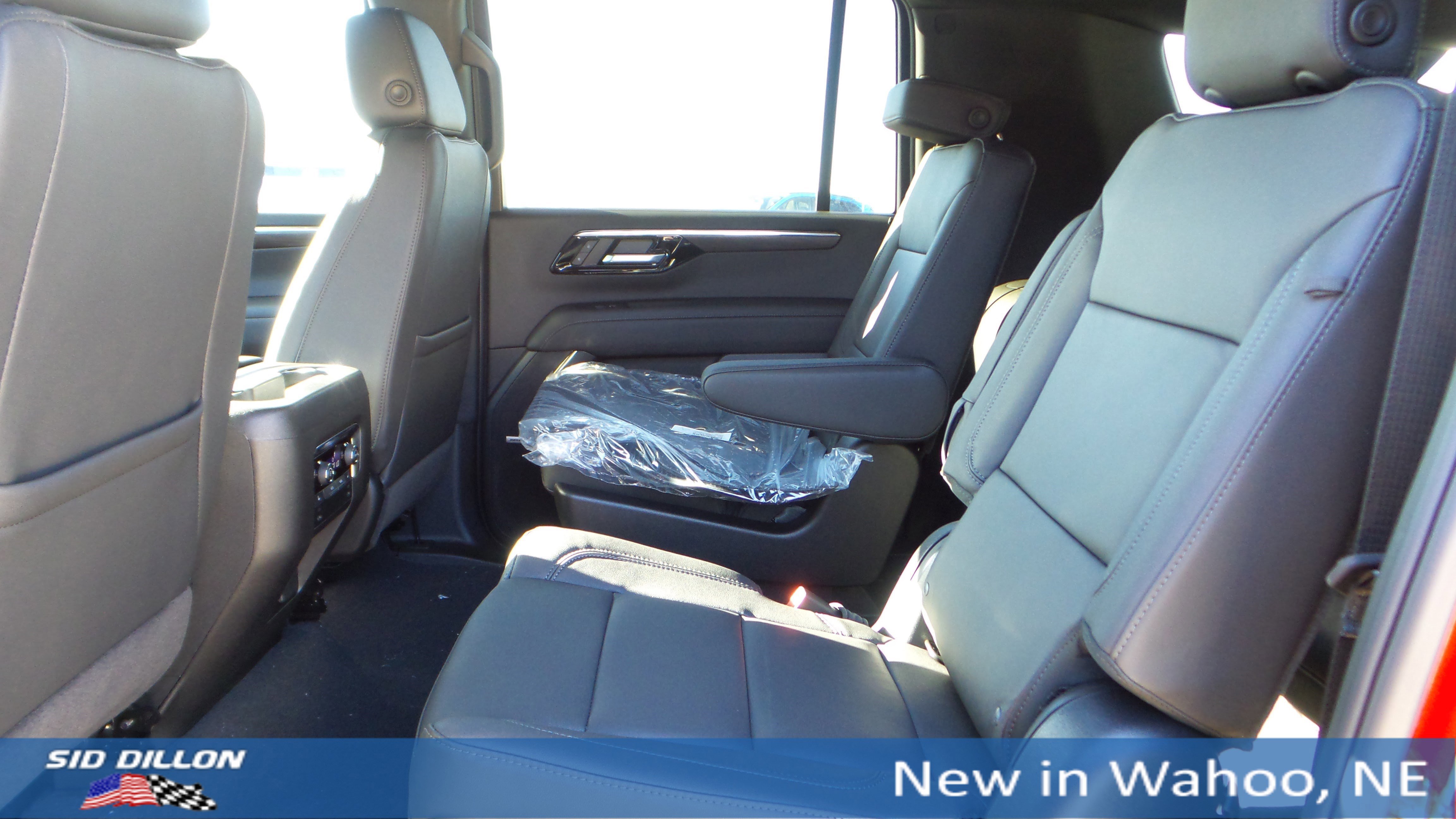 New 2026 Chevrolet Suburban LT w/ Comfort Package image 18