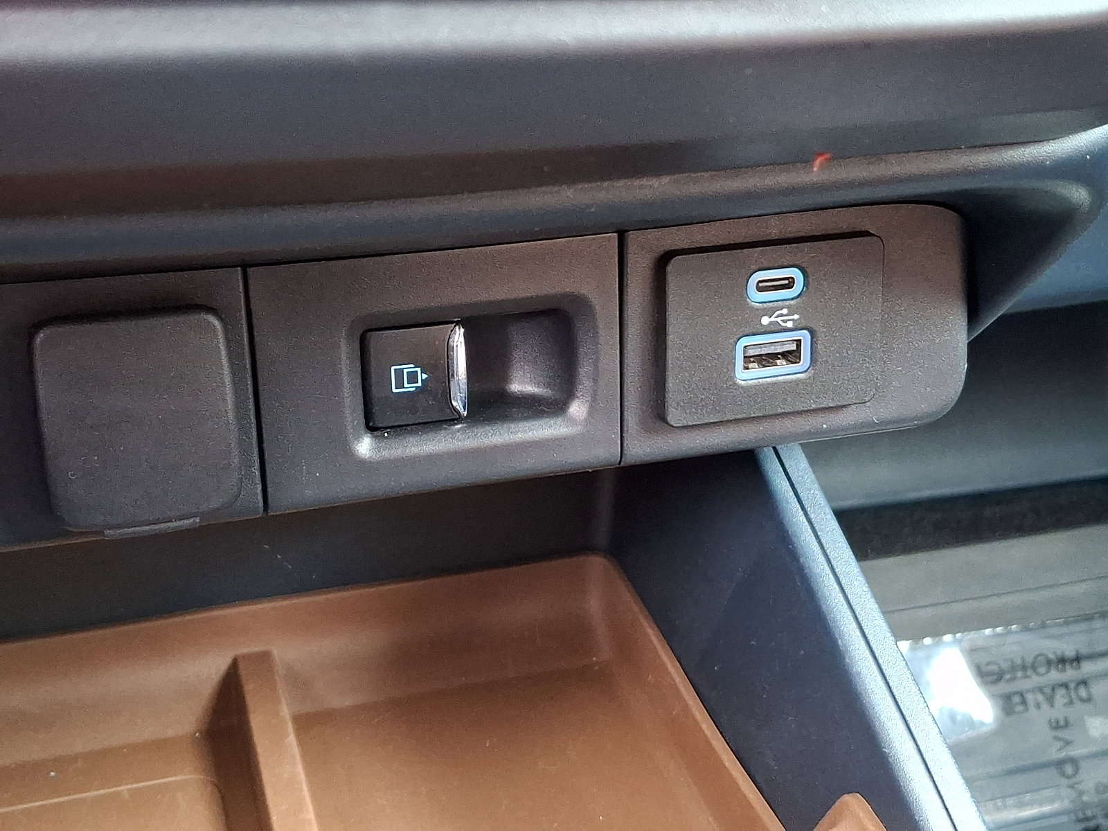 Used 2022 Ford Maverick Lariat w/ Lariat Luxury Package image 26