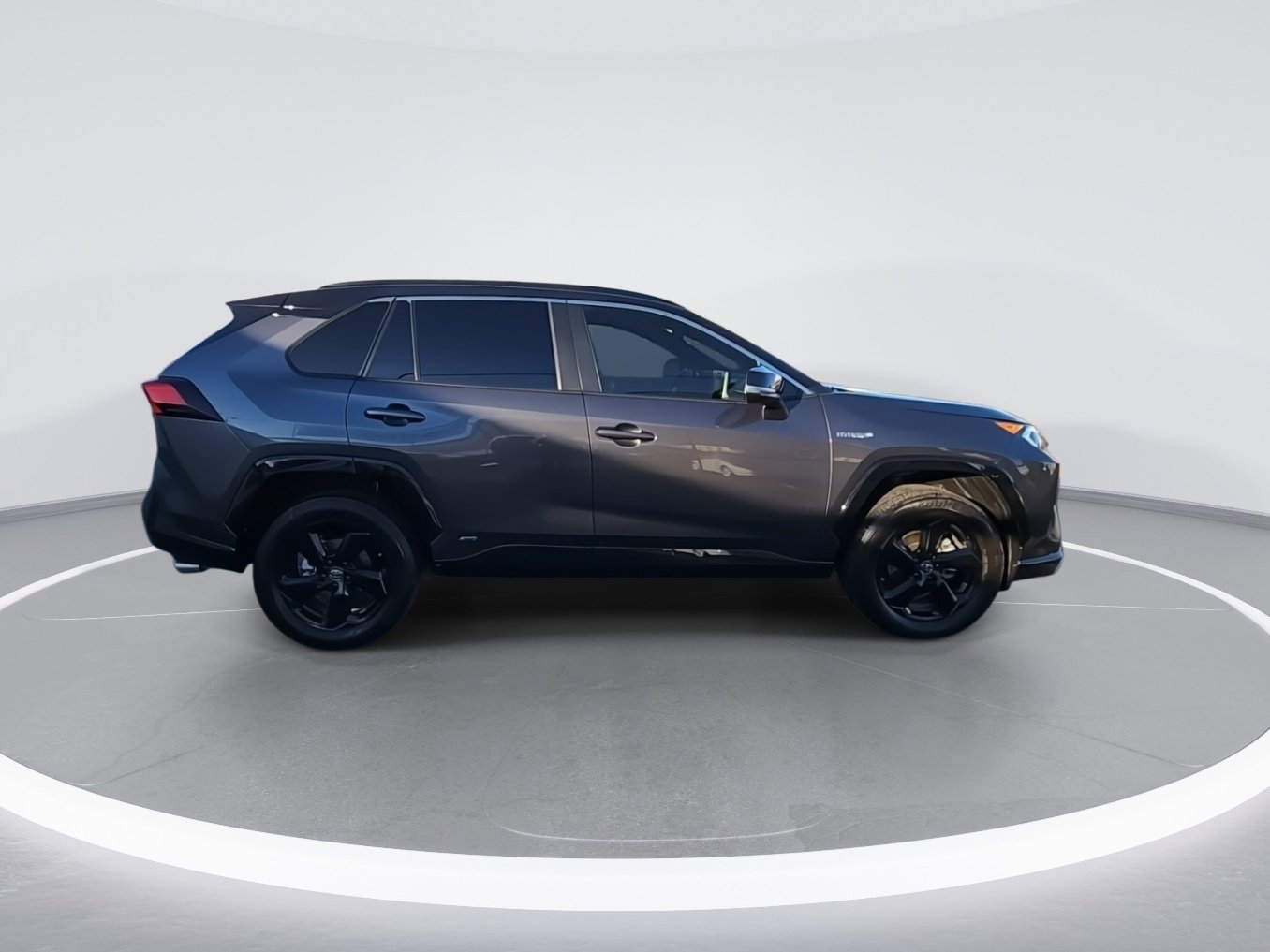 Used 2019 Toyota RAV4 XSE image 9
