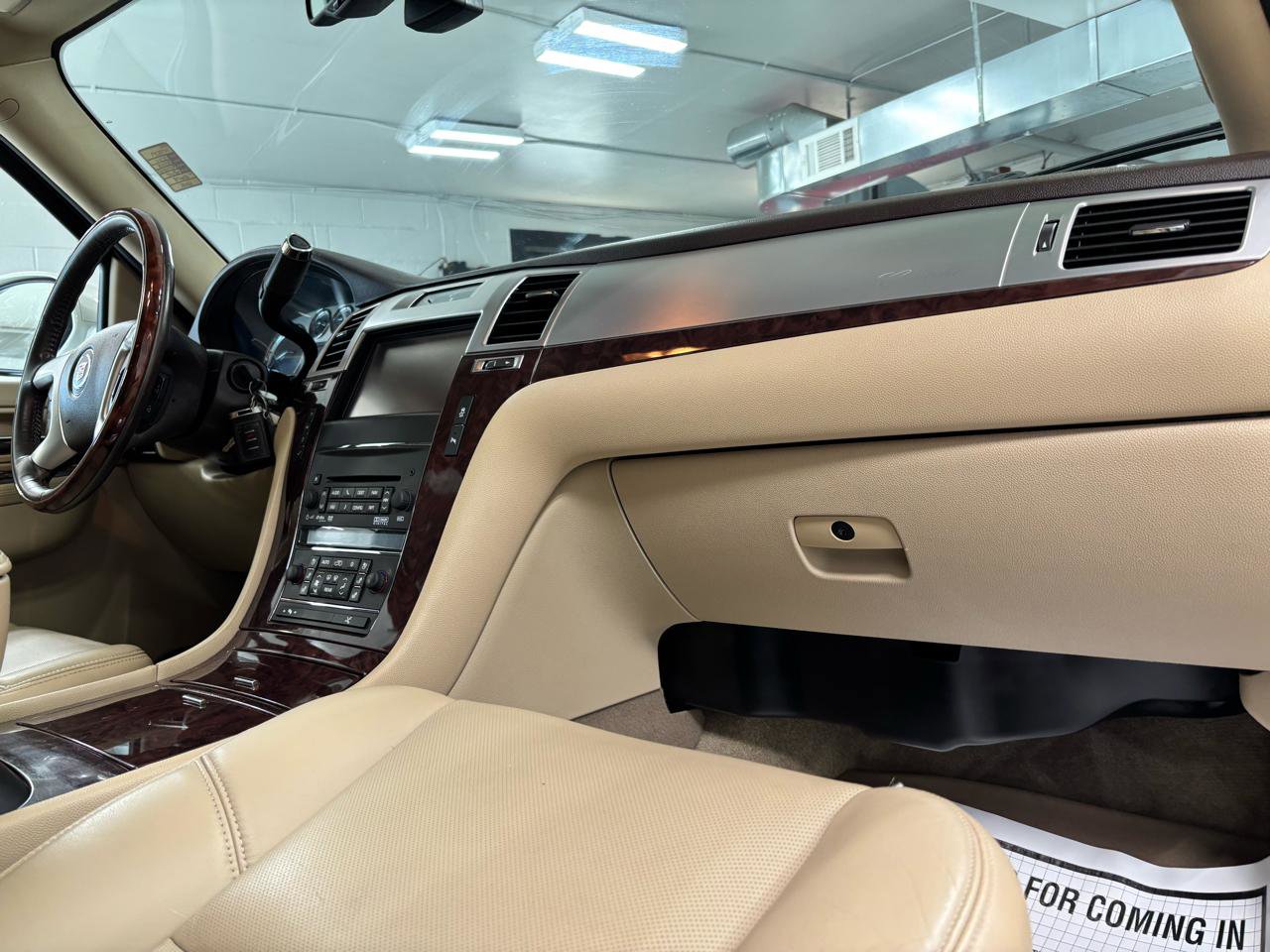 Used 2014 Cadillac Escalade Premium AWD/4WD image 15