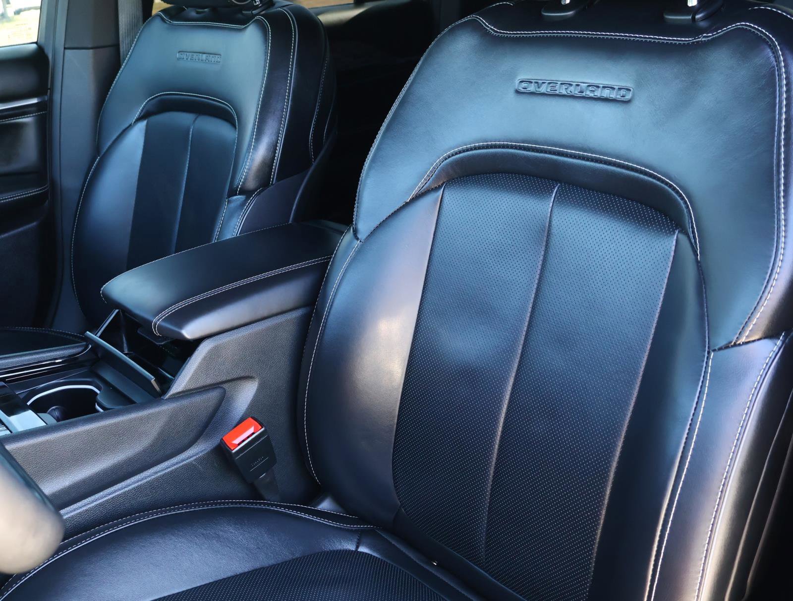 Used 2025 Jeep Grand Cherokee Overland image 17