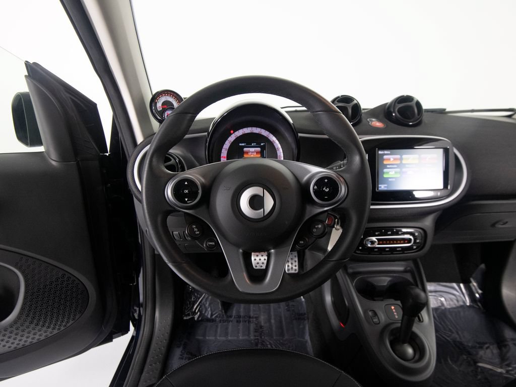 Used 2018 smart fortwo electric drive RWD image 15