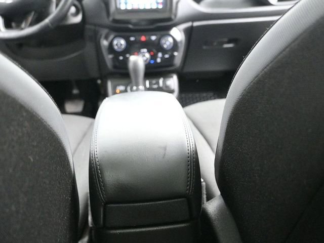 Used 2020 Jeep Renegade Altitude AWD/4WD image 29