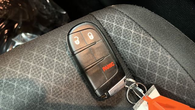 Used 2019 Jeep Grand Cherokee Laredo image 20