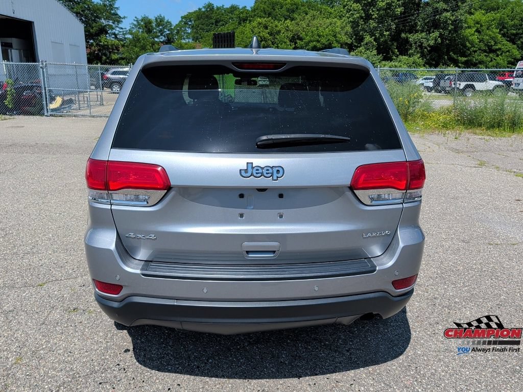 Used 2019 Jeep Grand Cherokee Laredo AWD/4WD image 11