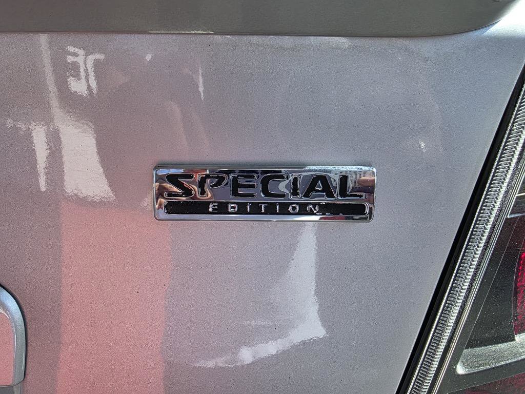 Used 2012 Nissan Sentra 2.0 SR w/ Special Edition Pkg image 10