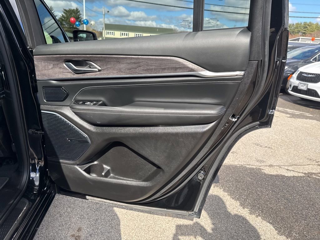 Certified 2023 Jeep Grand Cherokee L Overland w/ Rear Seat Video Group I image 34