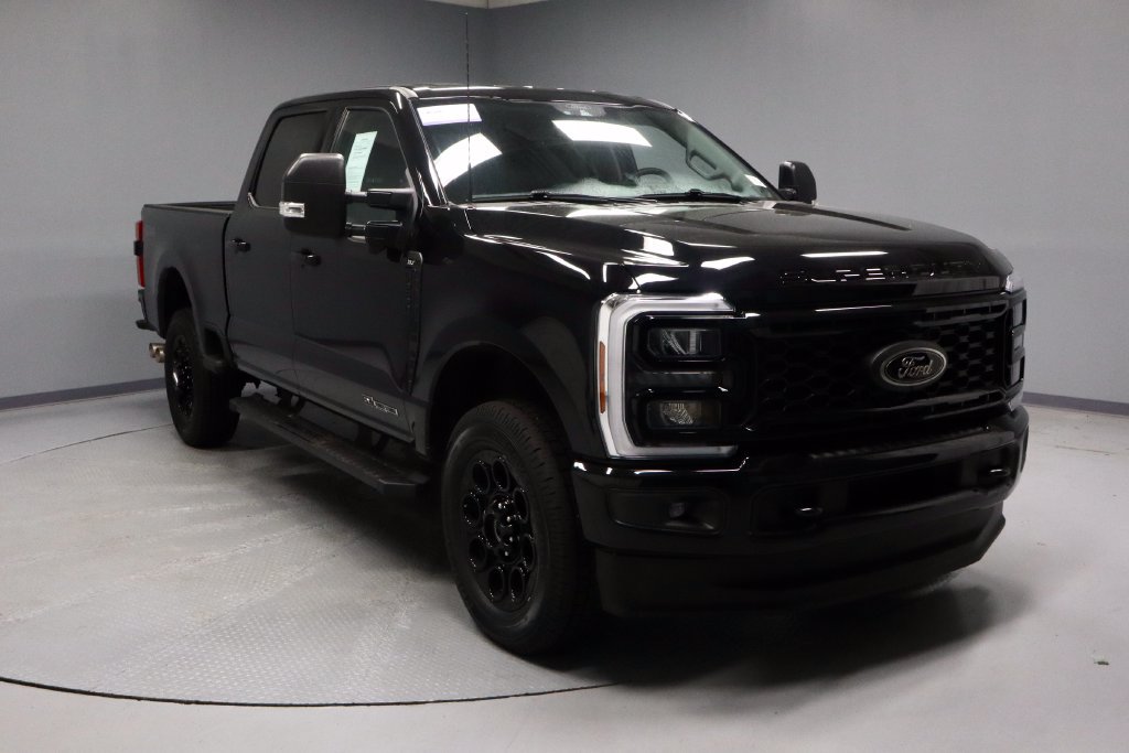 Used 2025 Ford F250 XLT w/ Black Appearance Package