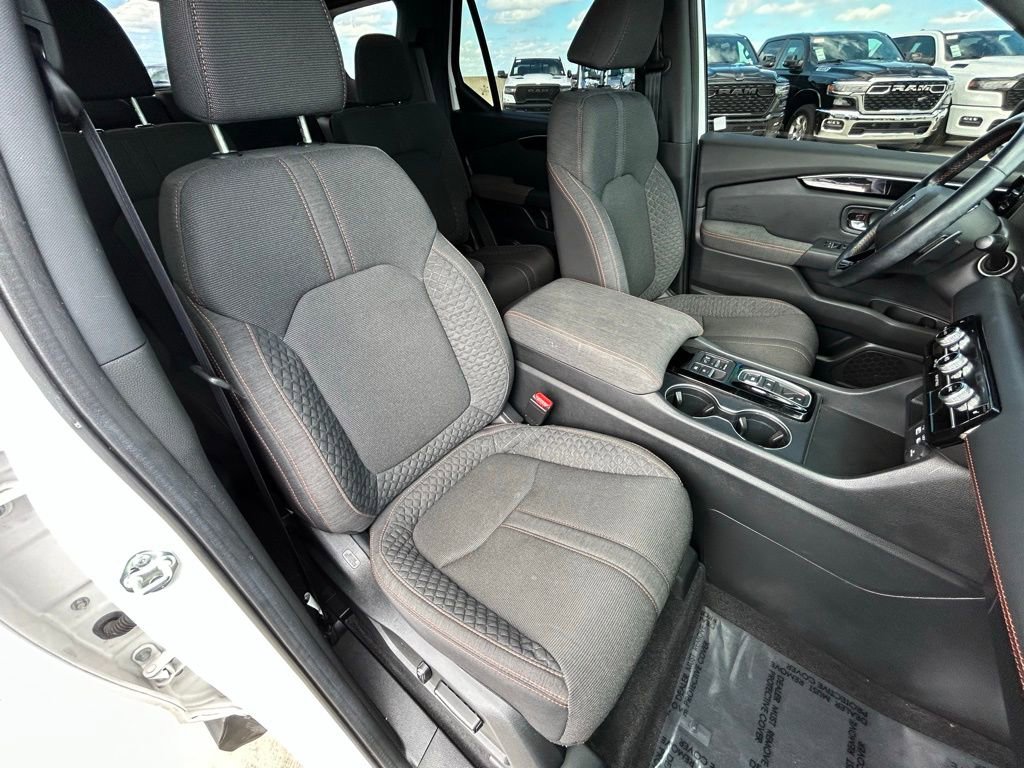 Used 2023 Honda Pilot Sport image 33