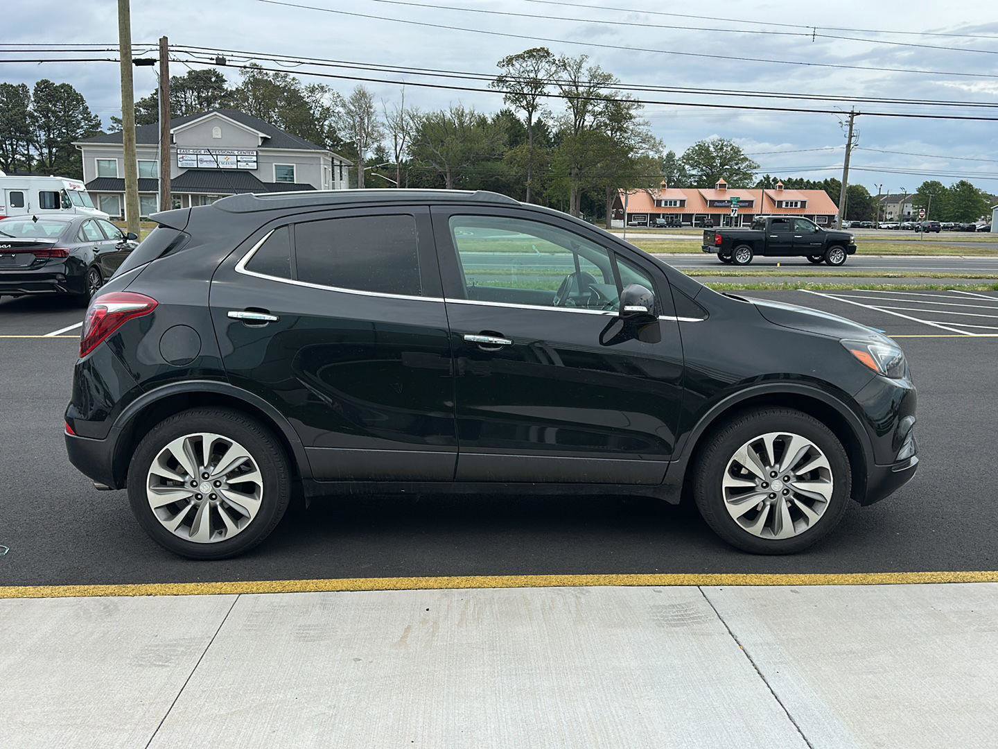 Used 2019 Buick Encore Preferred w/ Safety Package AWD/4WD image 4