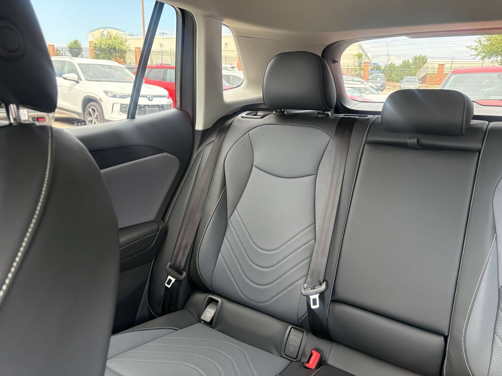 Used 2026 Volkswagen Tiguan SE AWD/4WD image 33
