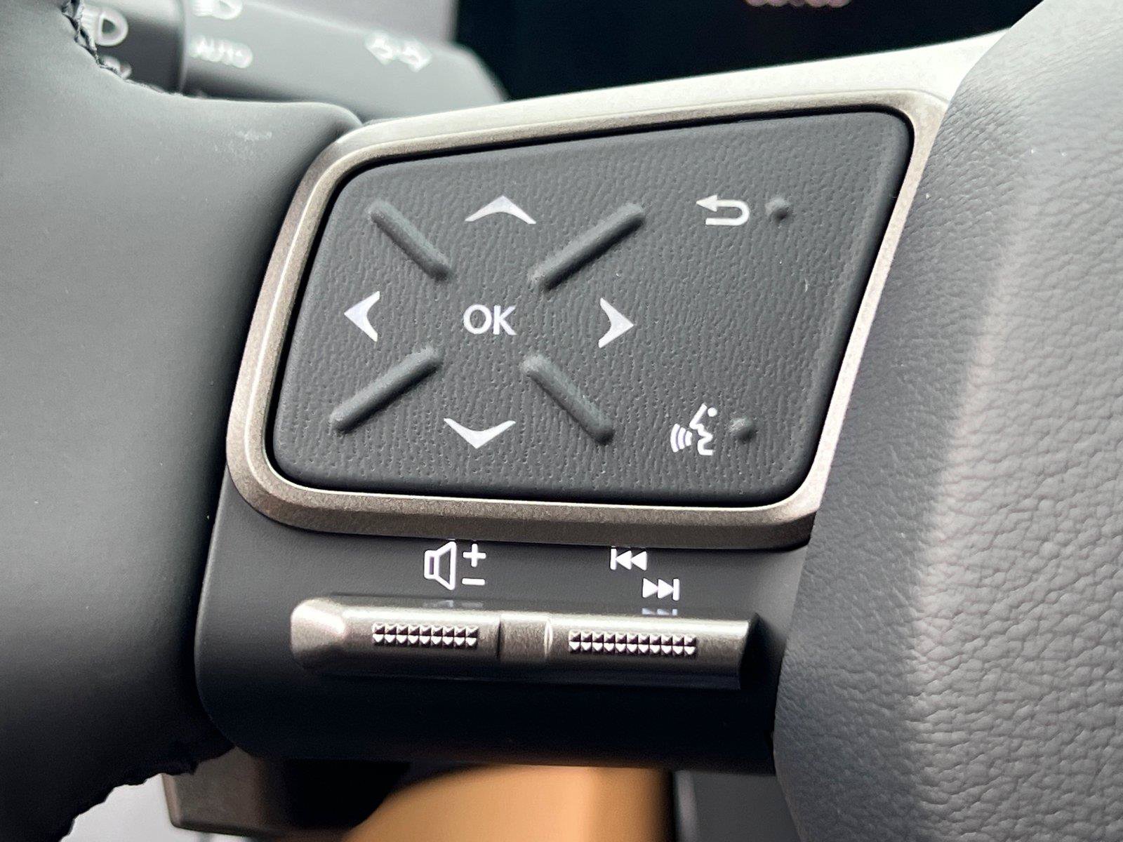 New 2026 Lexus ES 350h FWD image 18