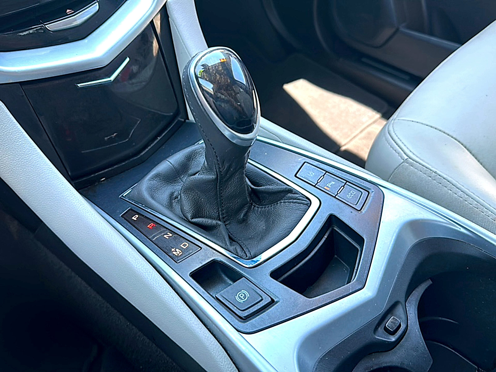 Used 2014 Cadillac SRX Premium FWD image 36