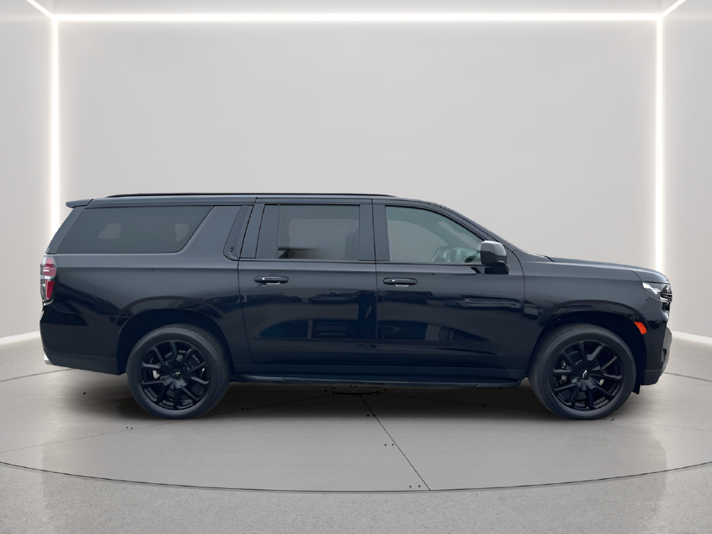 Used 2023 Chevrolet Suburban RST w/ Sport Performance Package AWD/4WD image 4