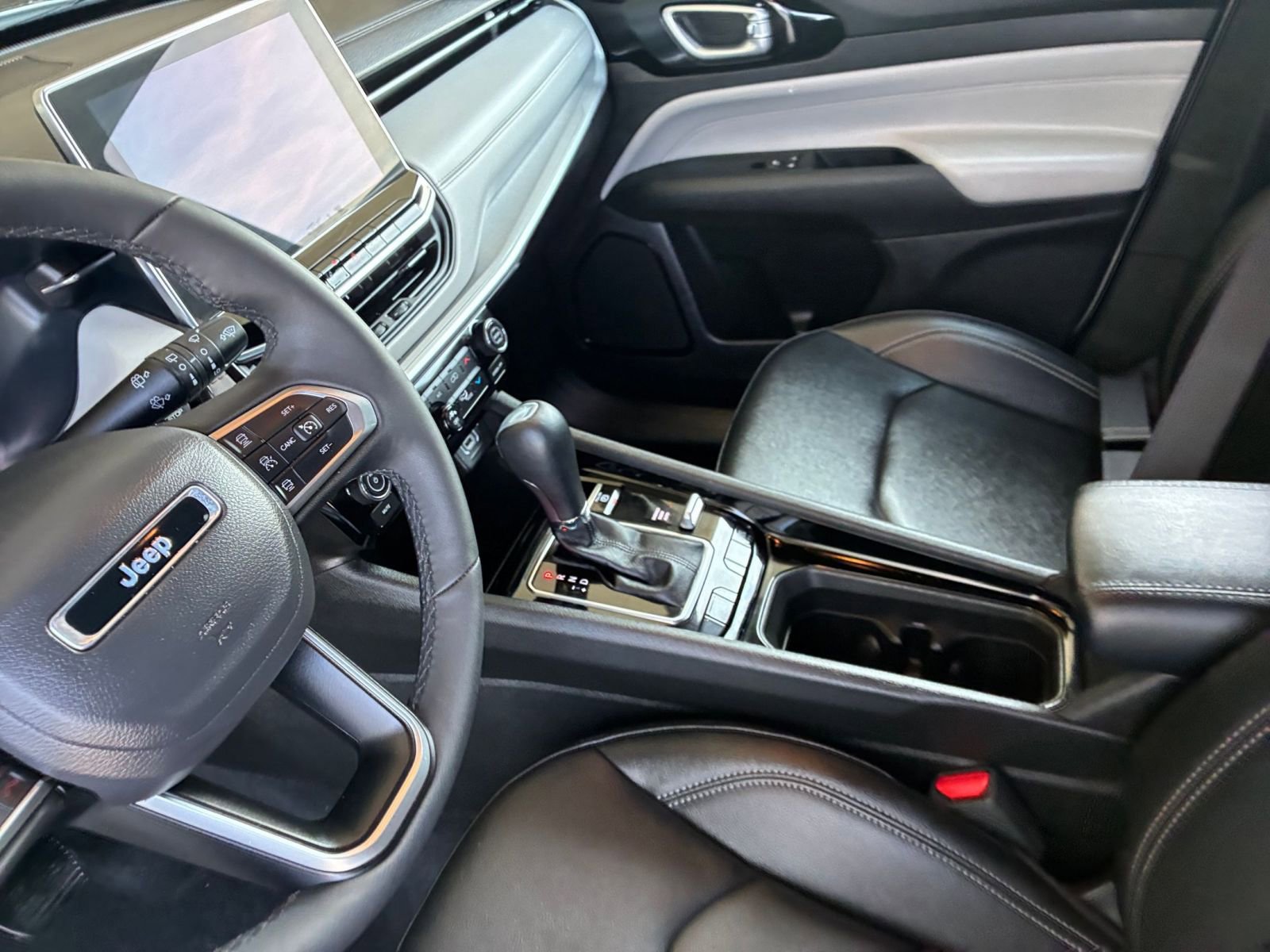 Used 2025 Jeep Compass Limited AWD/4WD image 42