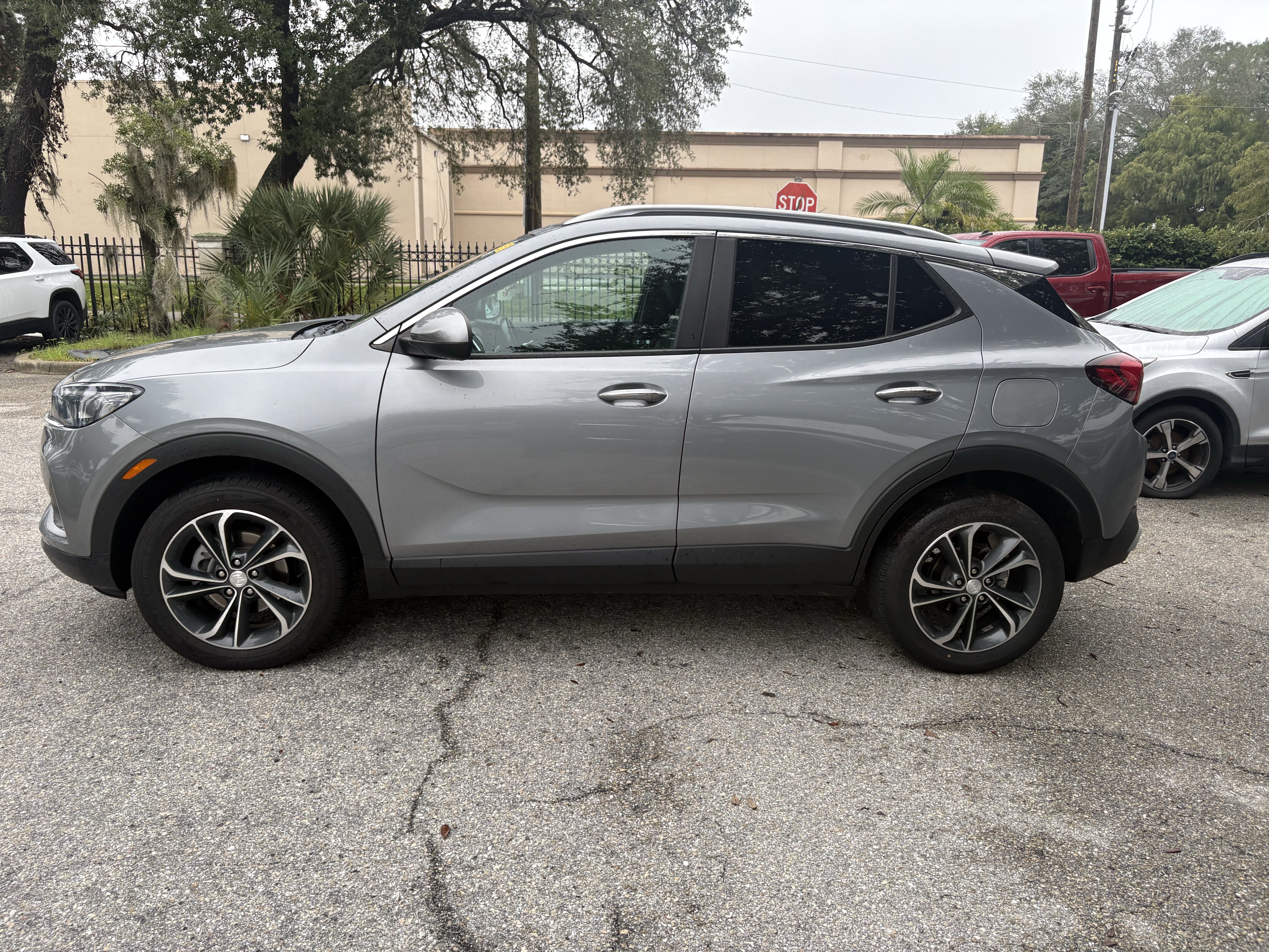 Certified 2023 Buick Encore GX Select w/ Safety Package II AWD/4WD image 4